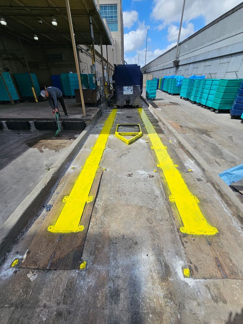 Loading bay compactor service in Miami